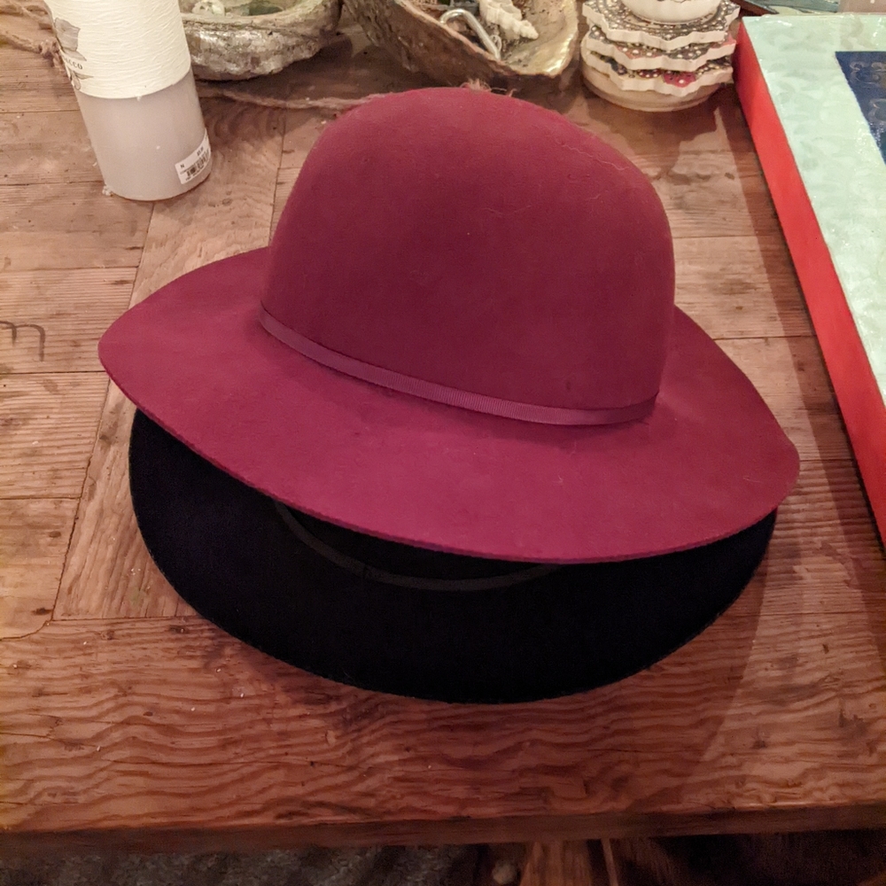 Round Crown Floppy Maroon Hat